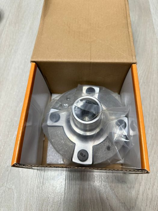 Продам ступица передняя Хендай акцент новая