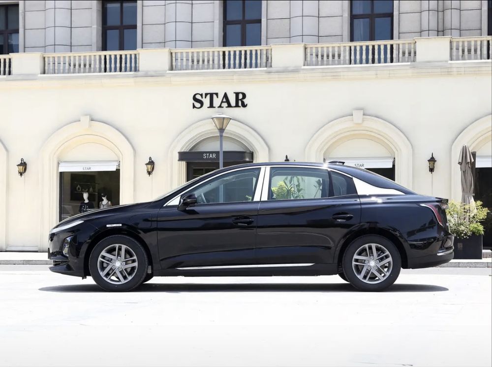 红旗 2025 Hongqi EQM5 500km restayling