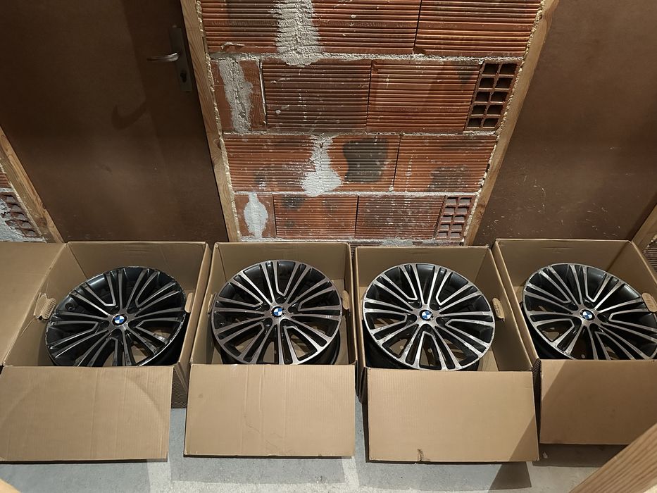 Продавам части за BMW G30 (5 Series)