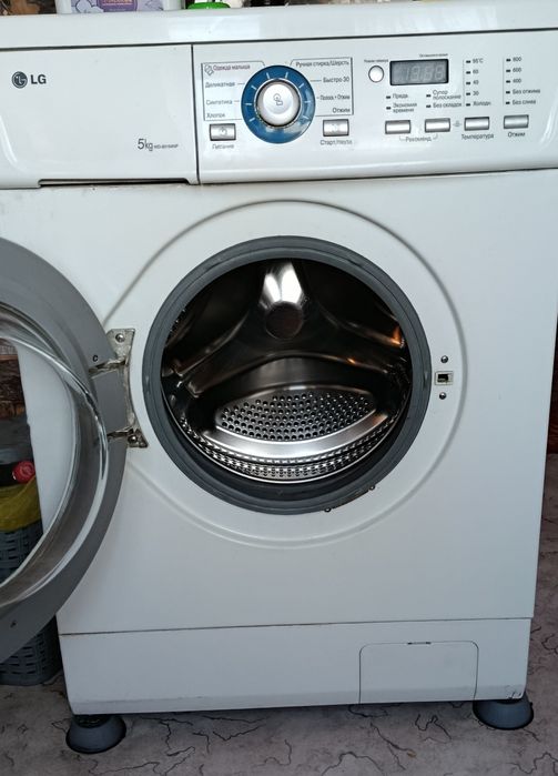 Продам машинку автомат на запчасти