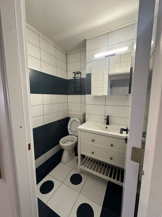 Inchiriez apartament zona centrala 3 camere decomandat