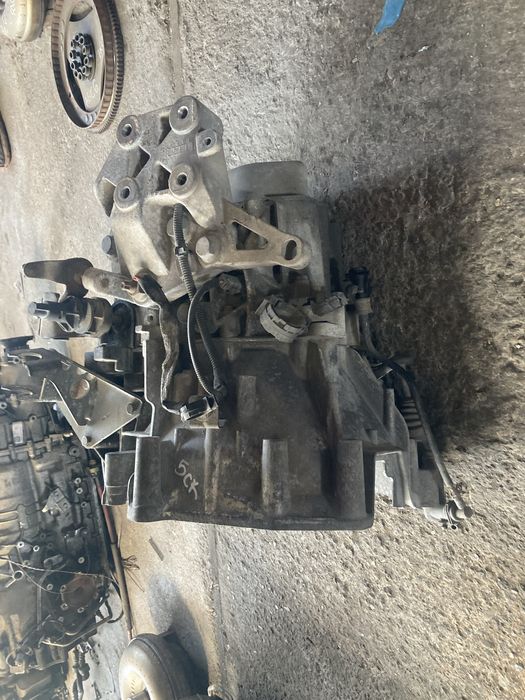 Fiat ducato boxer  2.2hdi 120кс 2010 година 5 скорости Скоростна Кутия