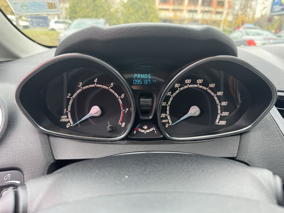 Продавам кола ford fiesta