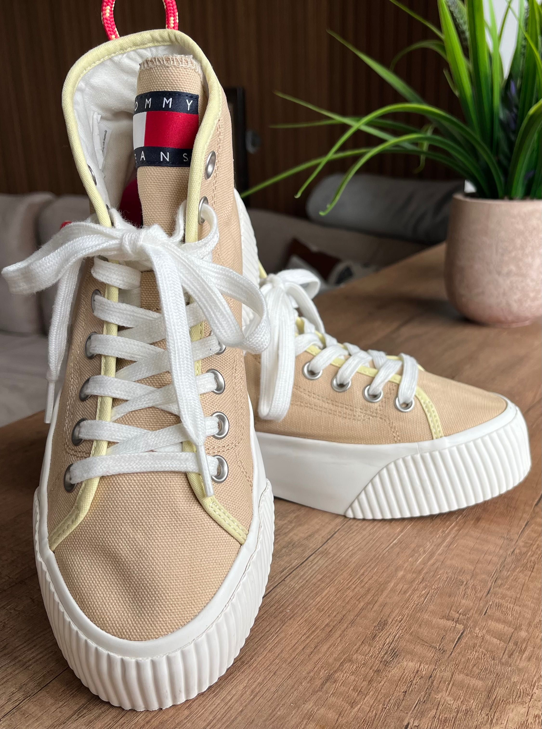 Дамски кецове Tommy Jeans