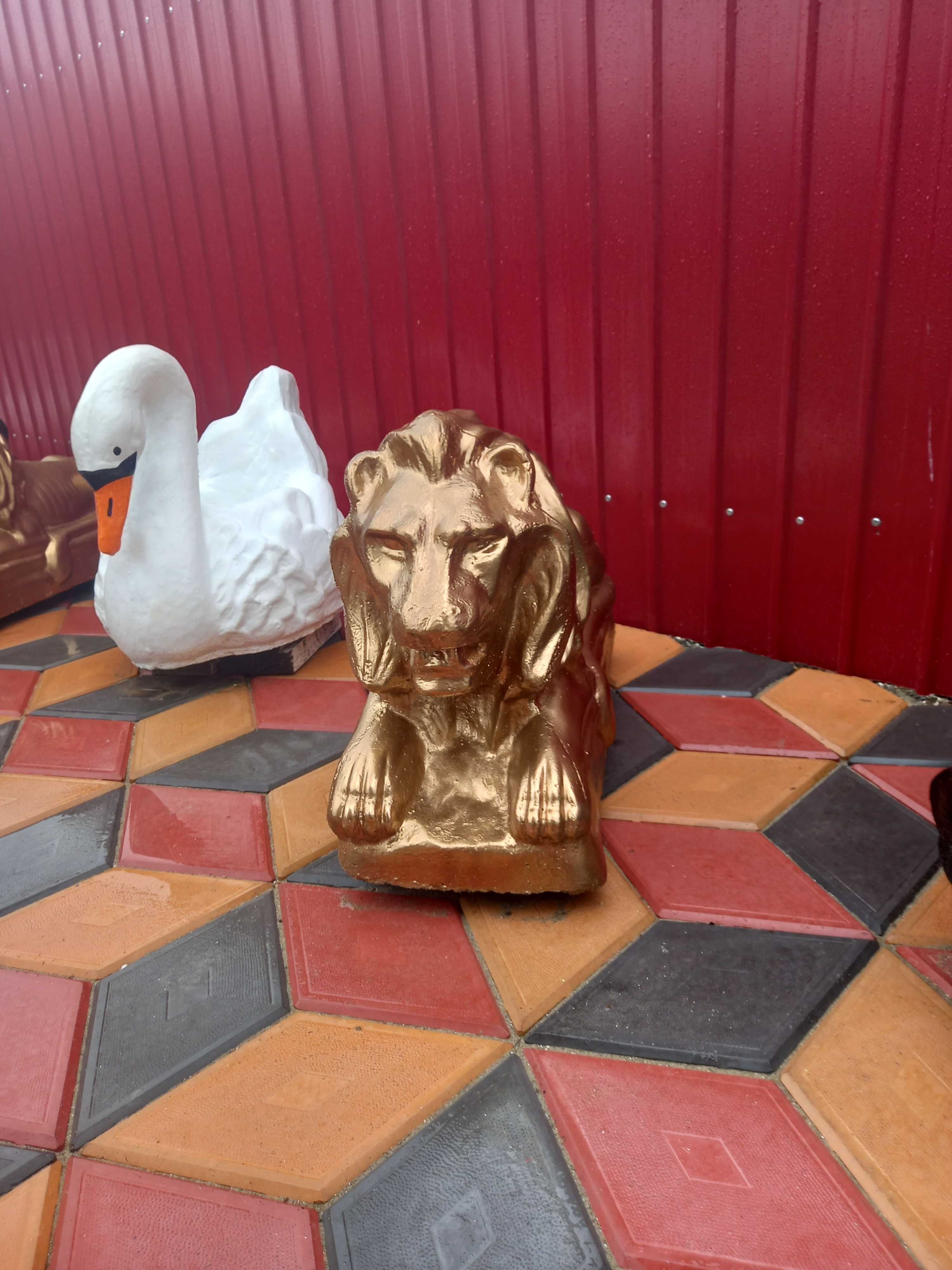 Ghiveci statueta