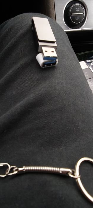 Vând memory stick Xiaomi 16TB/16000GB 2 în 1