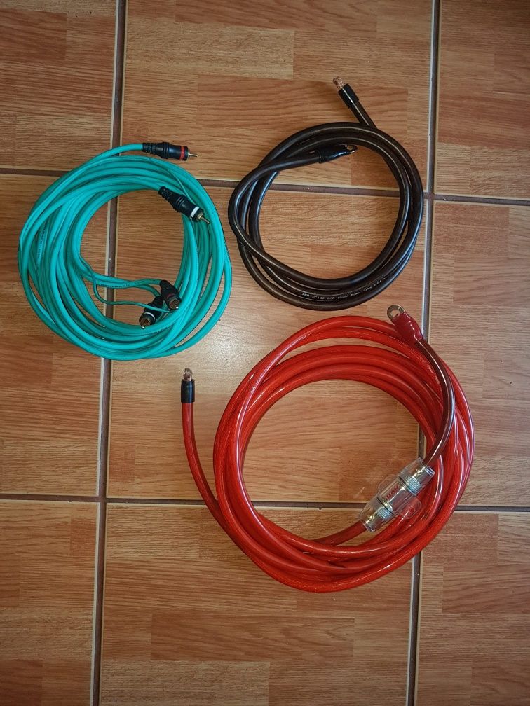 Kit cabluri / siguranta amplificator auto de putere , calitate