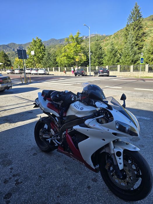 Vând yamaha r1 2005.