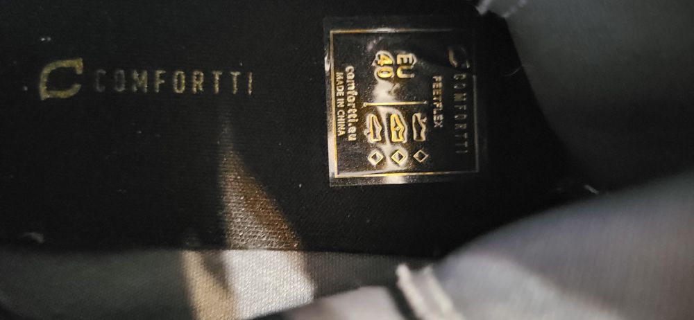 Vând  ghete din piele naturală