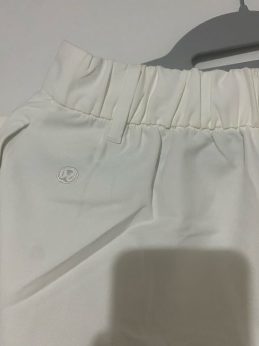 Pantaloni lululemon marimea 25