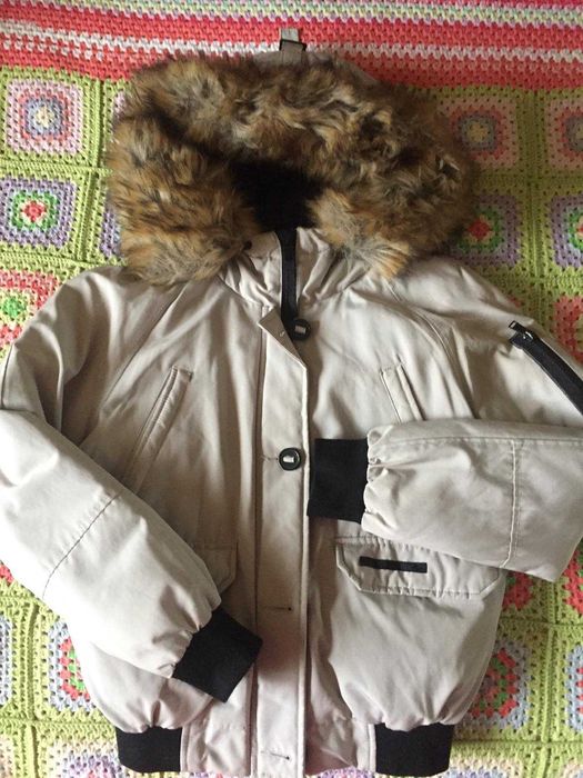 Късо дамско зимно яке тип парка