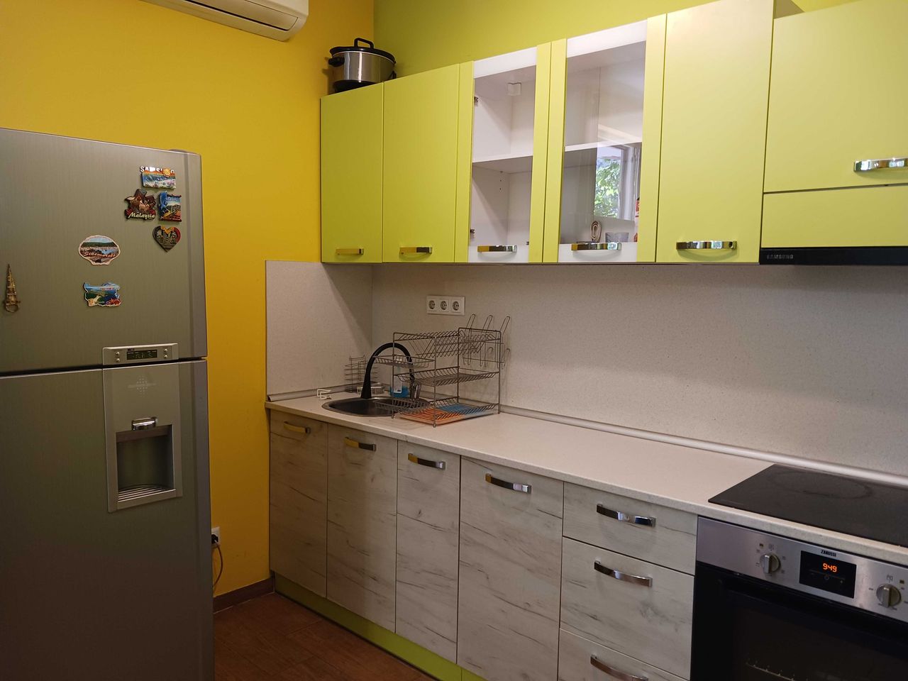 Дава се под наем Тристаен апартамент в София, Лозенец - 85 кв.м за 663 € - Снимка #3