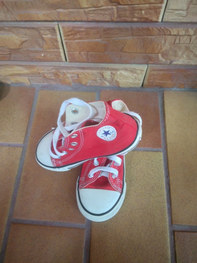 Tenesi converse rosu
