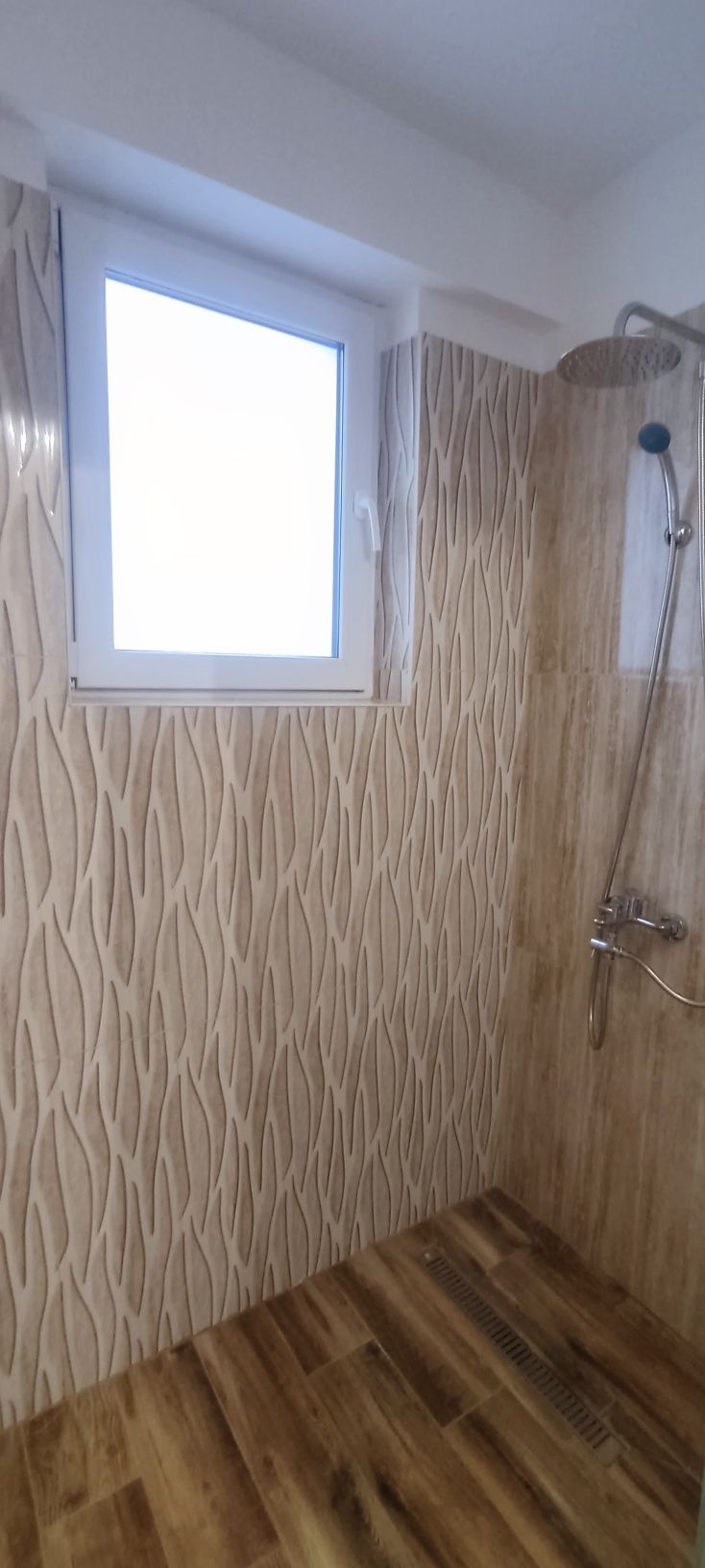 Apartament 2 camere prima închiriere + loc parcare