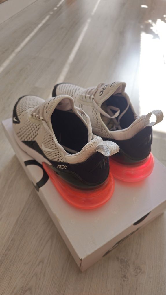 Air Max 270 10.5