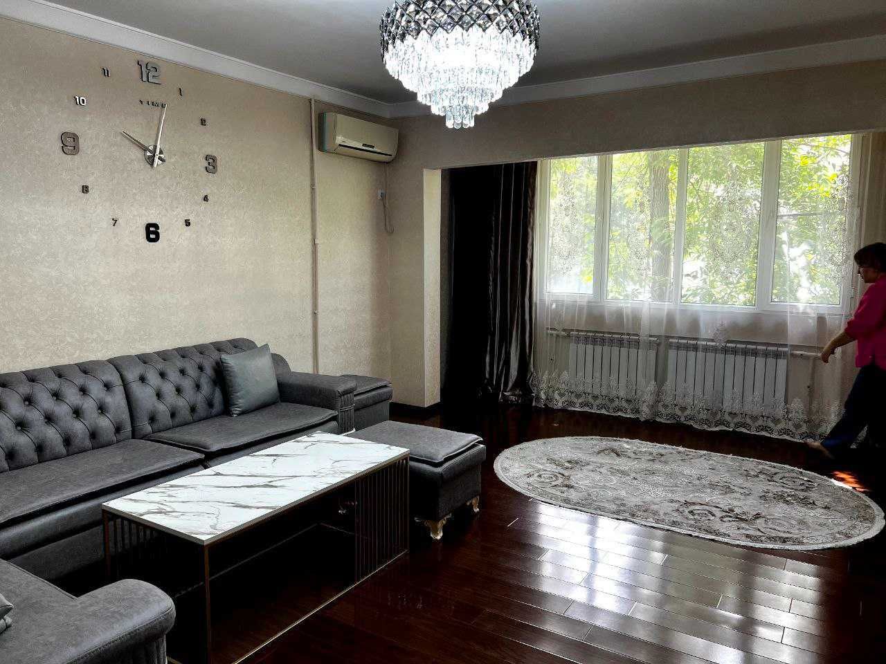 Срочно сдаётся квартира на Ойбек метро 2х комнатная 650$