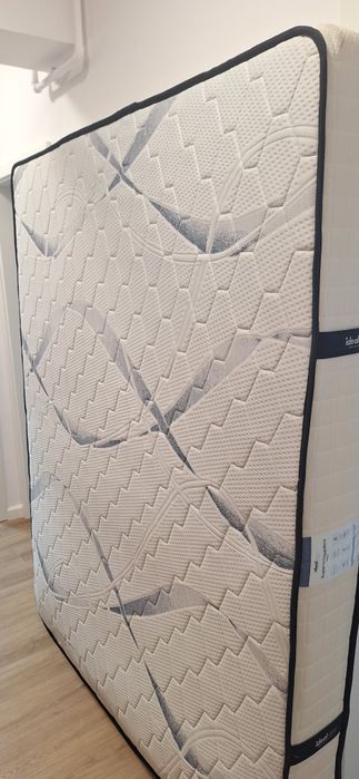 Vând saltea nouă 200×160×21