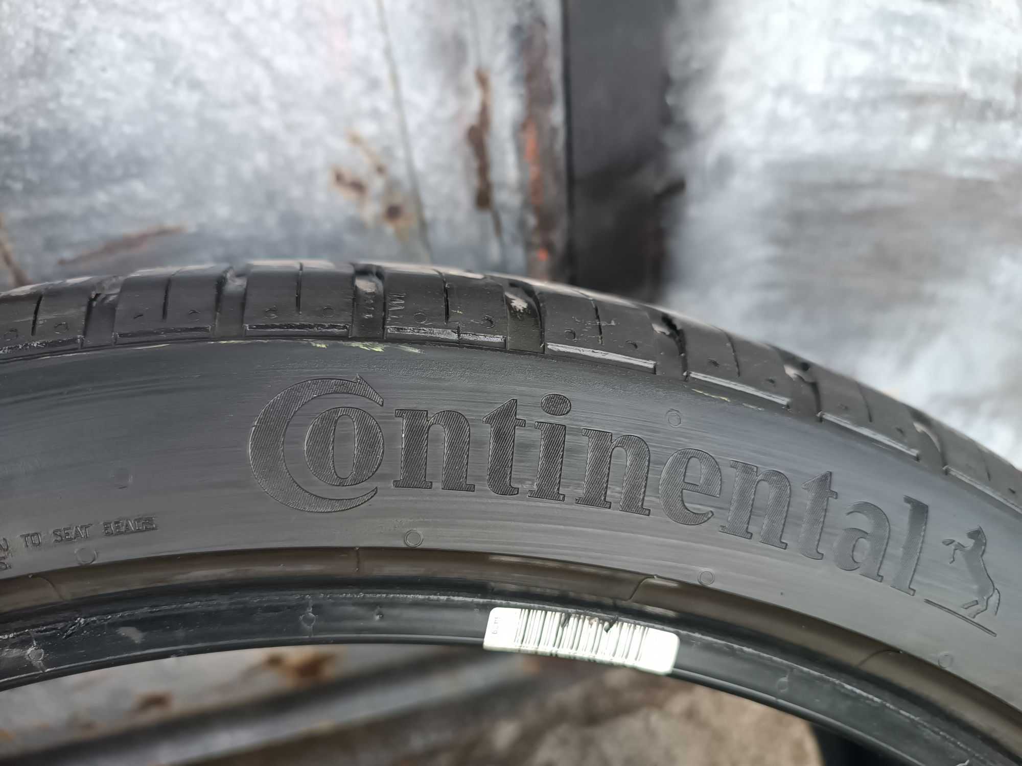 255/35/20 Continental