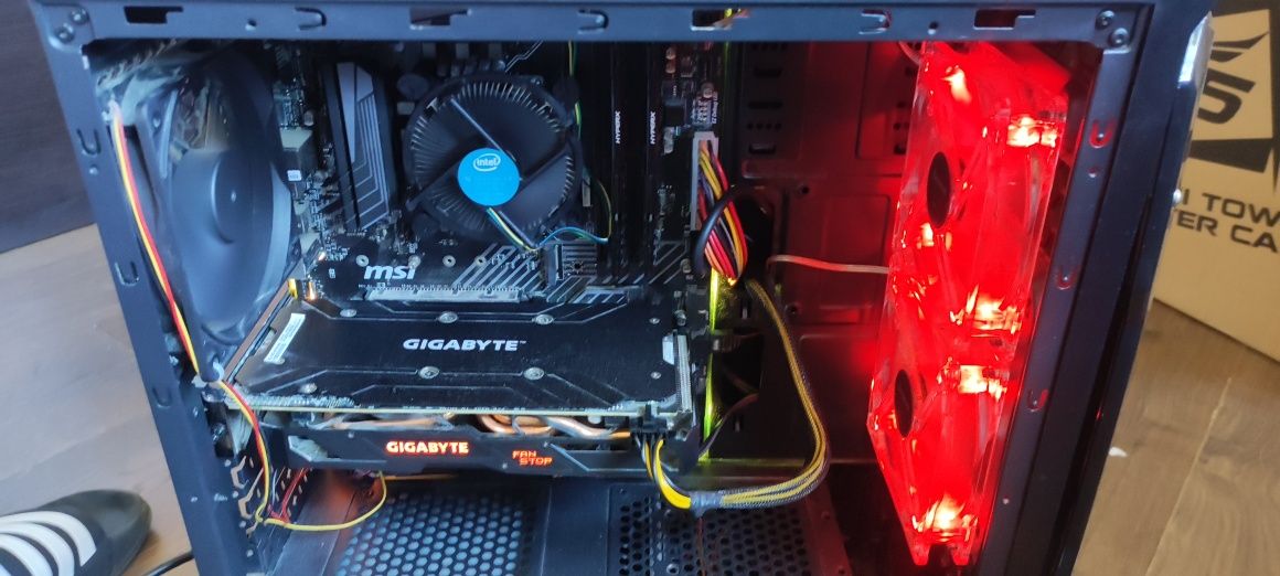 Gaming геймърски компютър intel i5 9400,amd 580rx