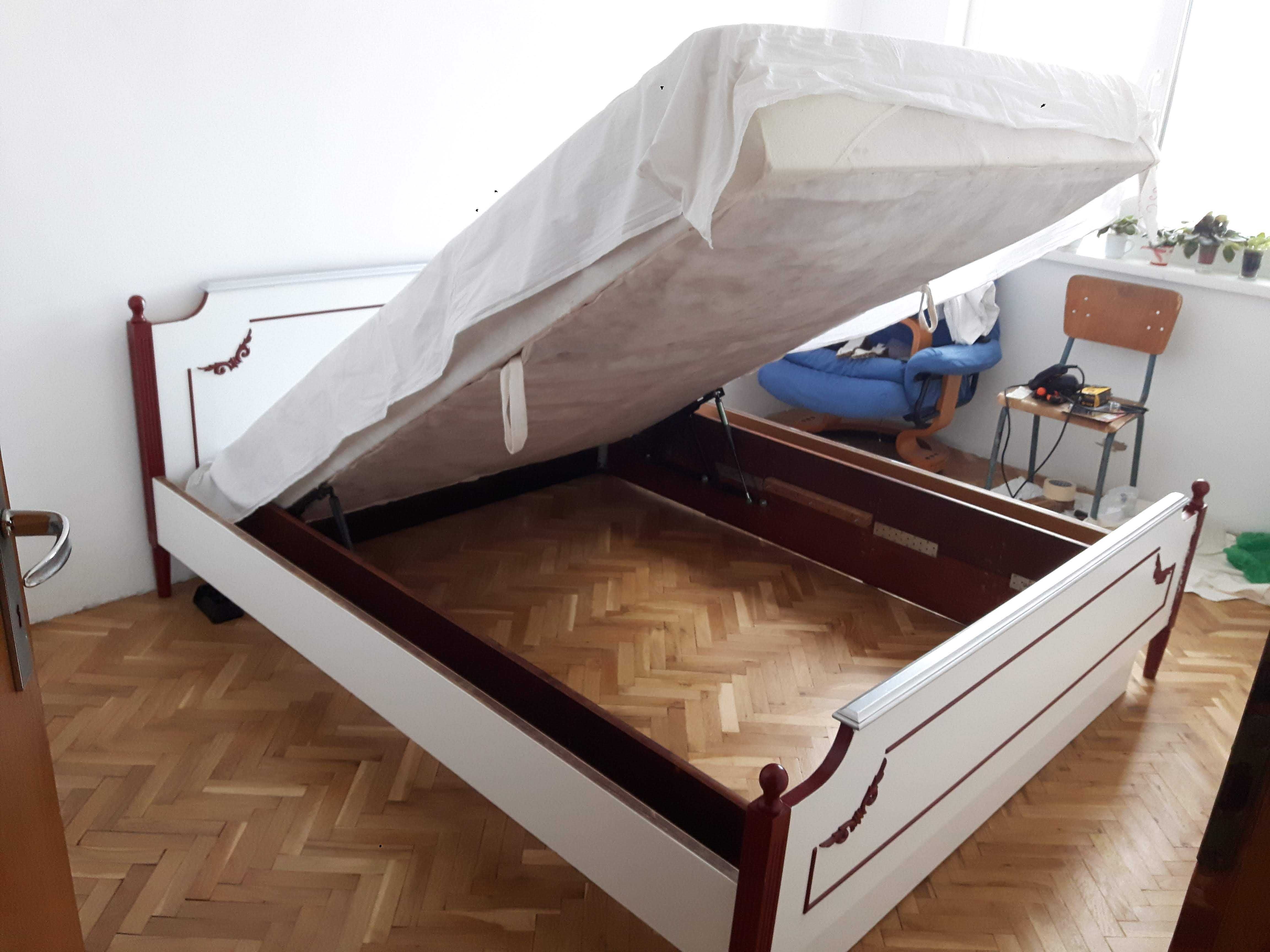 Спалня 2 бр. + нощни шкафчета и матрак