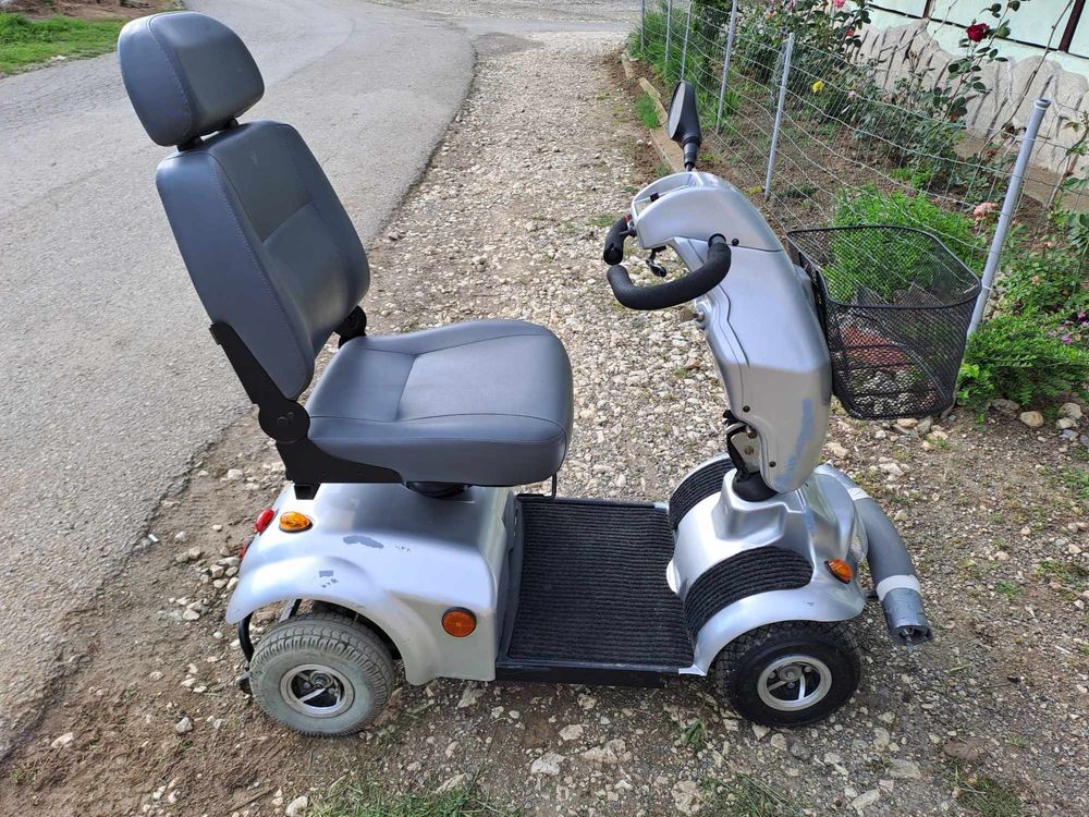 Инвалидна електрическа количка