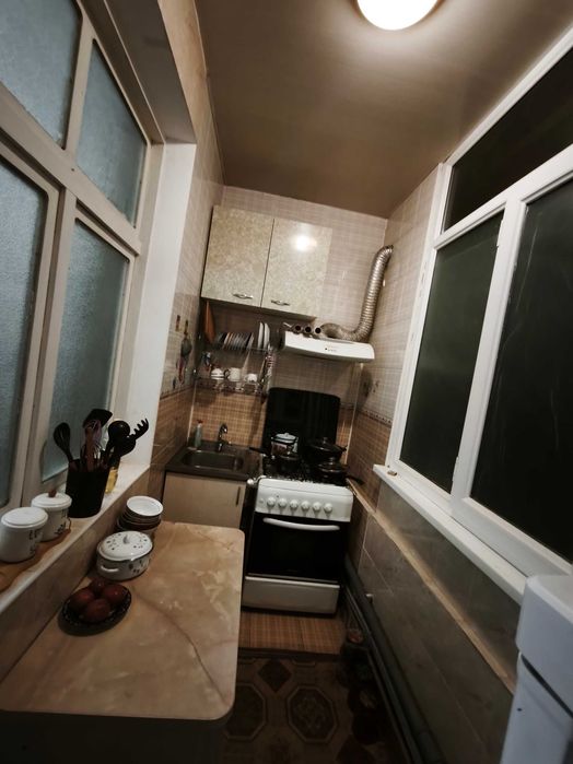 3 комнатная переделанная в 4 комнатную.3 xona kvartira 4 xonaga aylan