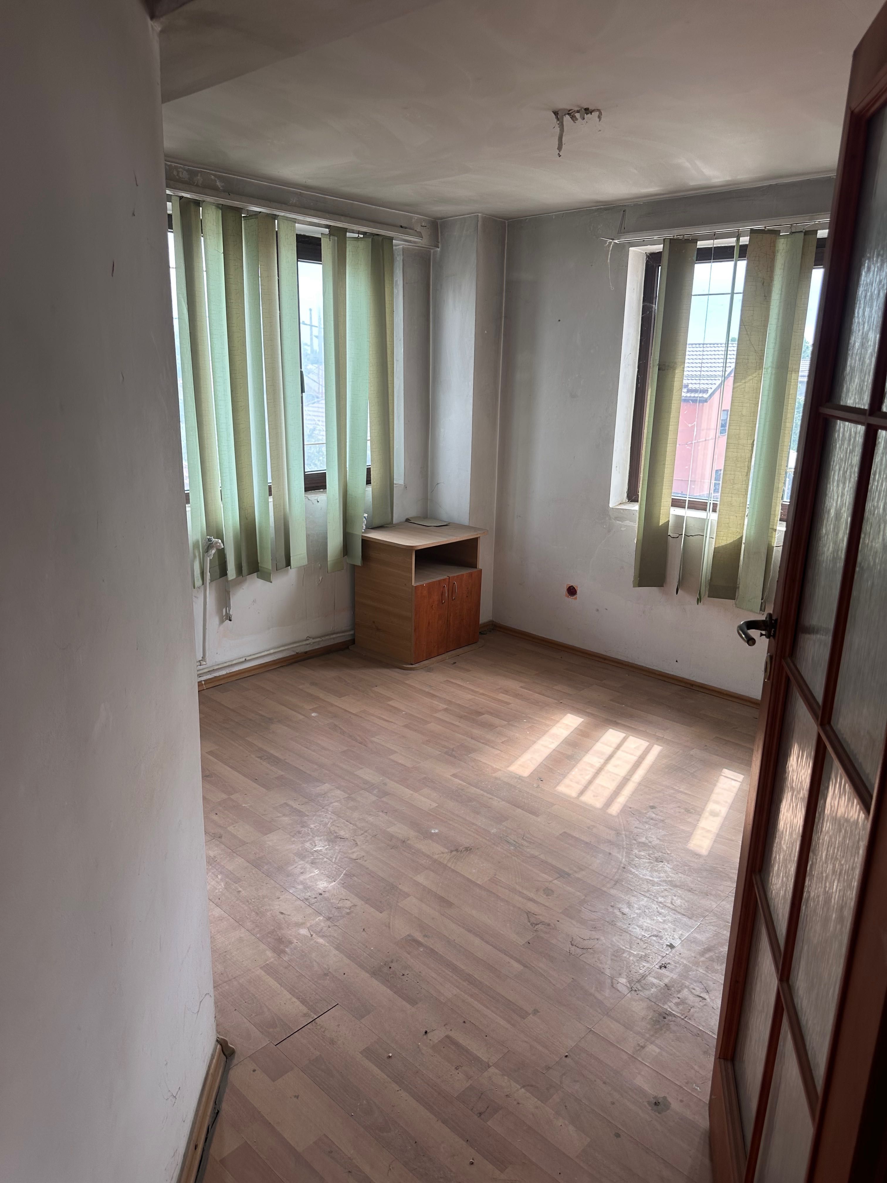 Casa cu 2 etaje+mansarda