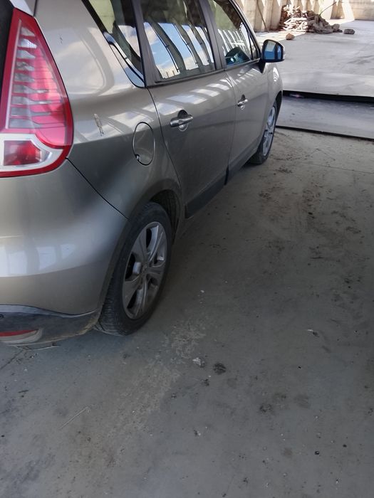 Vând Renault Scenic 2011