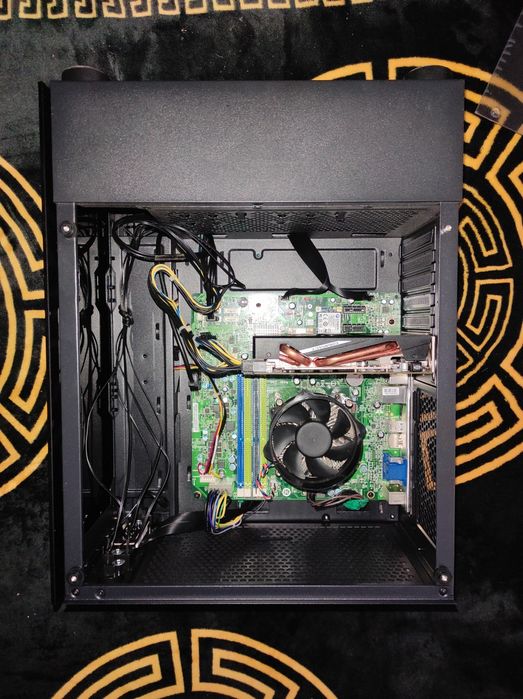 PC perfect funcțional ddr3. Ssd 60gb placă video 2 gb RAM 4GB Win10