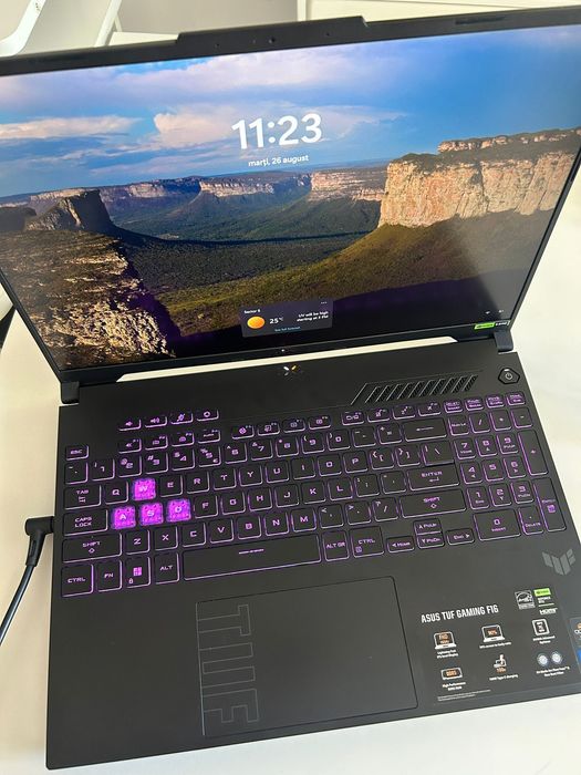 Laptop Asus TUF gaming F16 un an de folosință