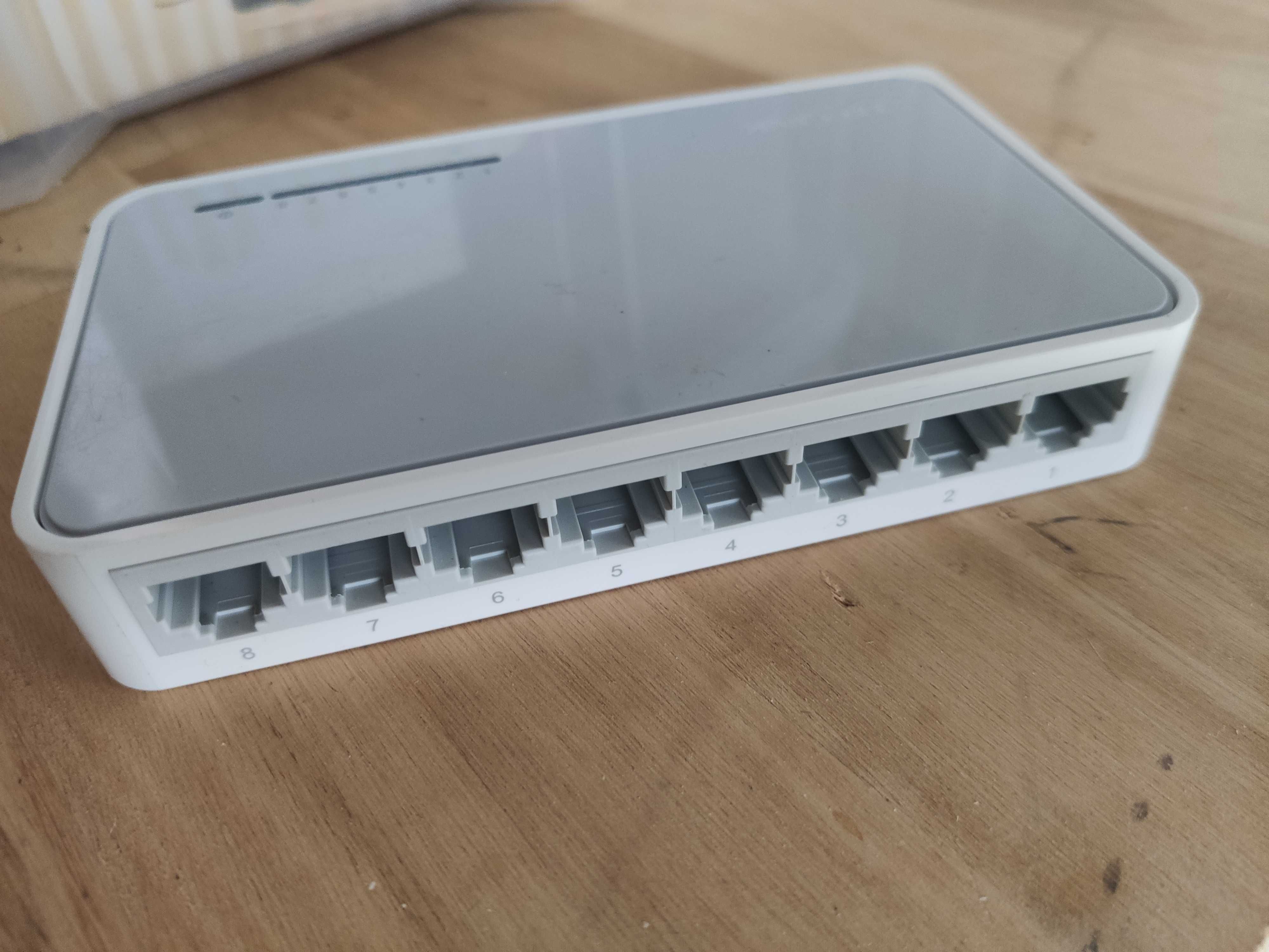 Суич / комутатор TP-Link TL-SF1008DS, 8 порта