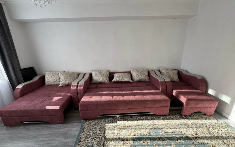 Продается диван, 4 метра, дивану 1,3 года