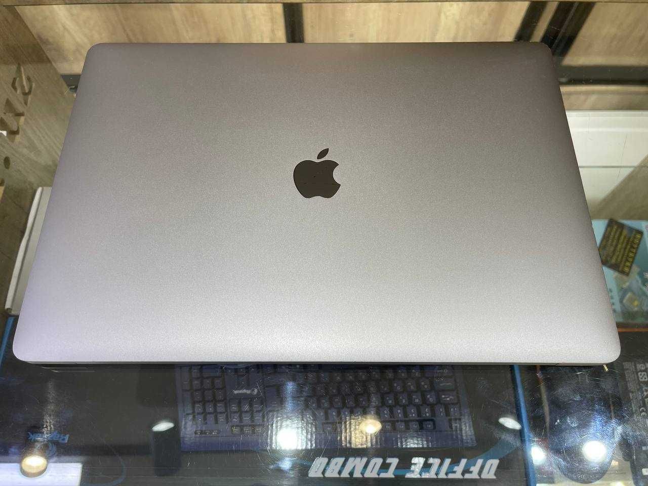 Macbook PRO 15 2019г Core i7-9750H озу16гб 512ssd Radeon Pro 555X 4гб