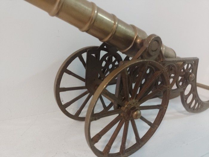 Tun decorativ din bronz, dimensiuni mari