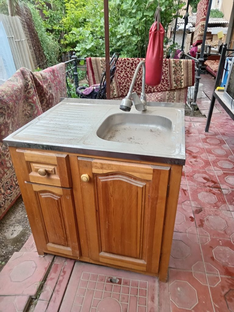 Продаю кавёр и сундук и кран всё одельна