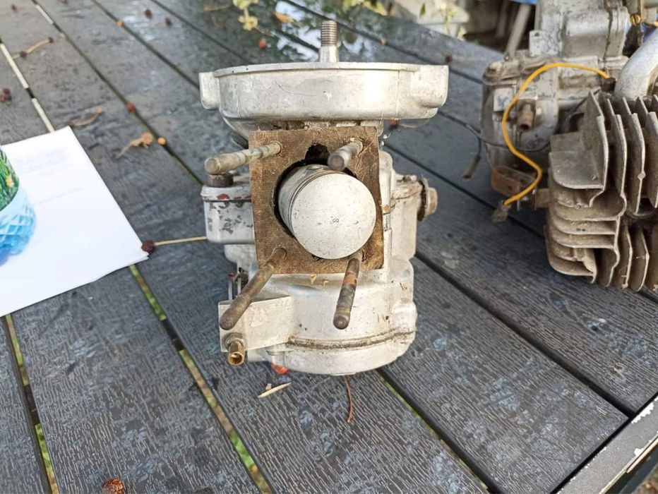 Motoare miniMobra unul complet cu carburator