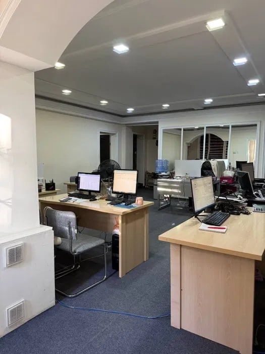 Метро Дружба народов 3 комнаты 80м² без мебели 200м от дороги