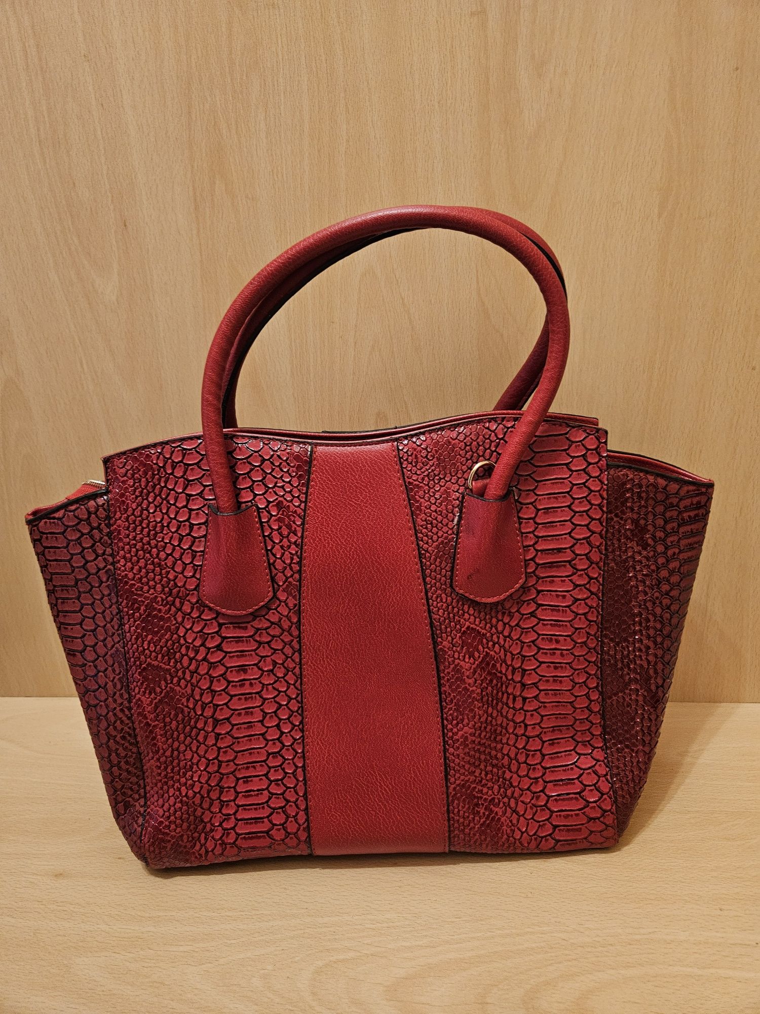 Дамска чанта- червена