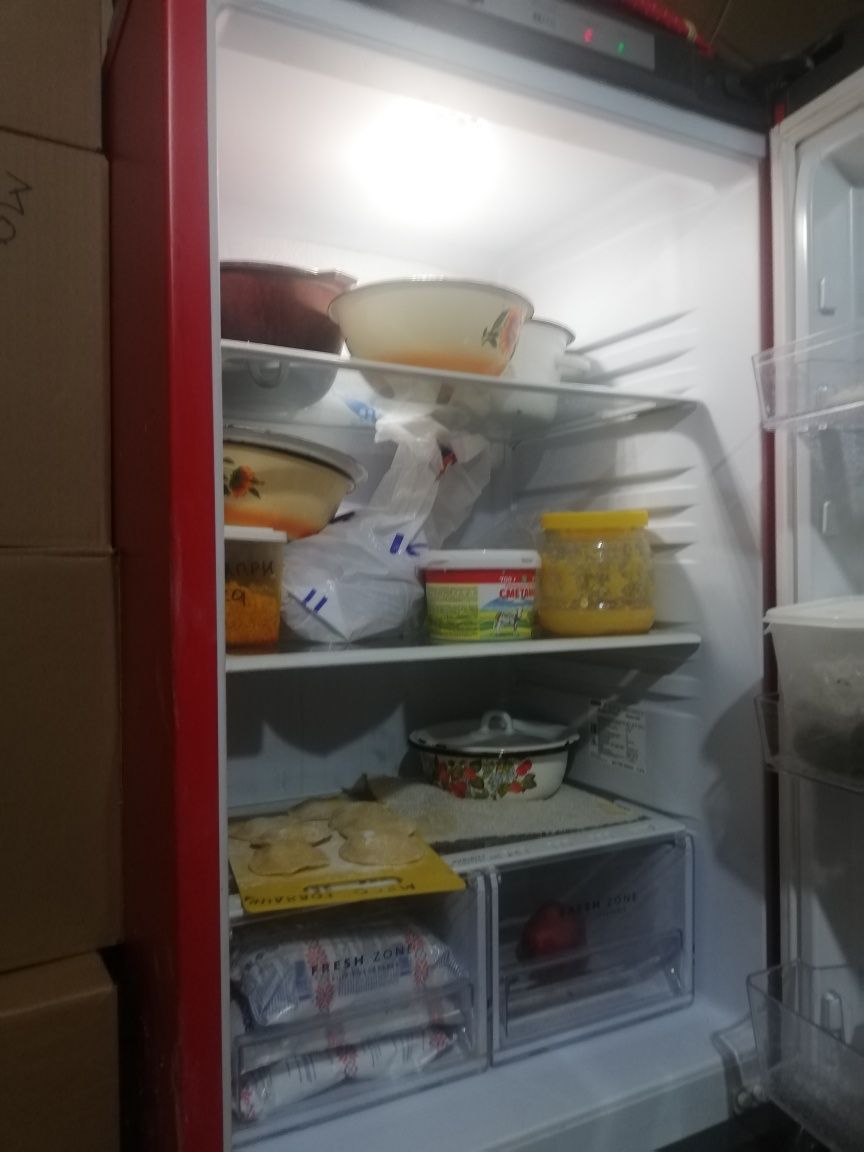 Срочно продаю холодильник Бирюса