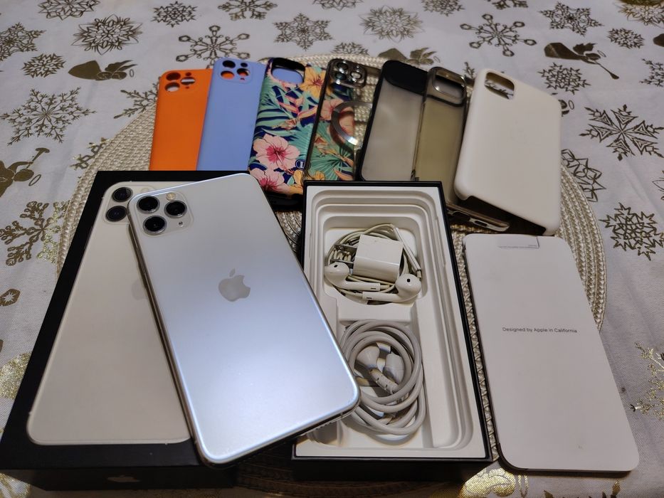 Apple iPhone 11 Pro Max 64 GB iOS 26.0.1 + 7 кейса подарък + протектор