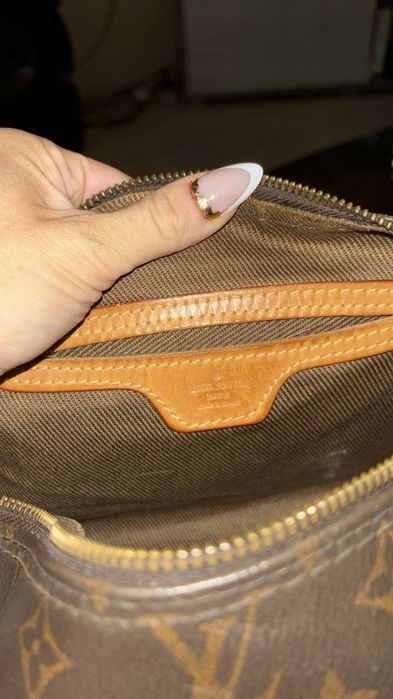 Vand geanta originala Luis Vuitton Papillon