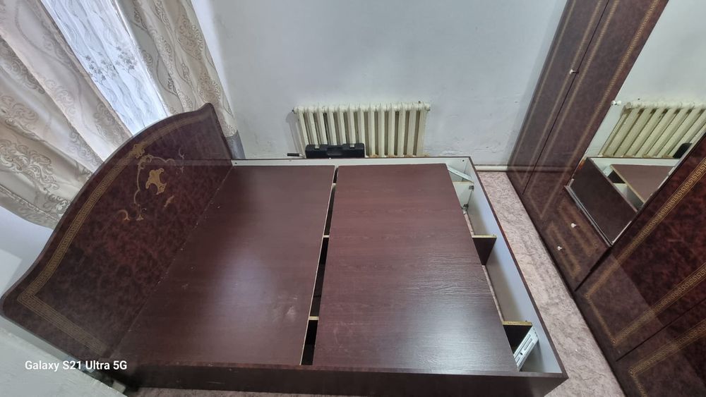 Спальный гарнитур