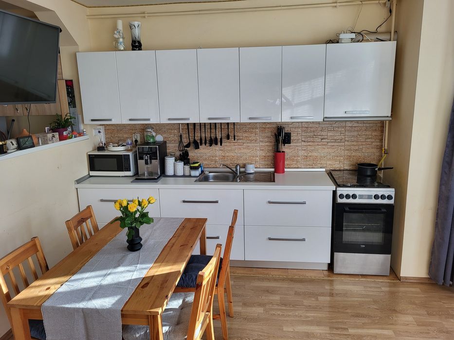 Vând apartament zona Tineretului