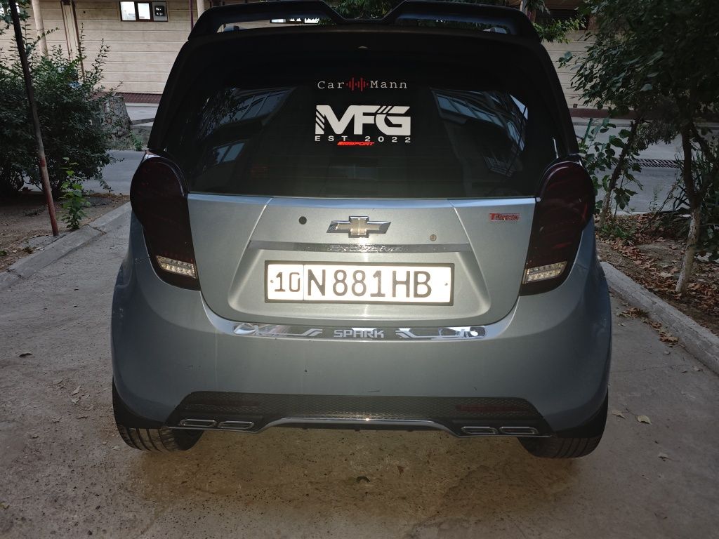 Chevrolet Spark 2012 года
