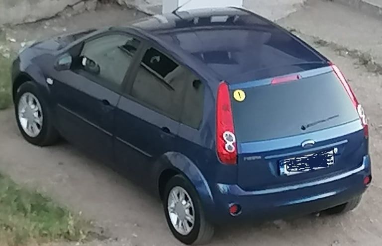 Vând Ford Fiesta