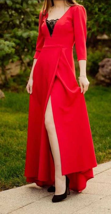Rochie de seara rosie cu slit