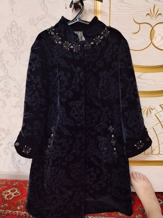 Jaket va pancho sotiladi.xar bir 80ming  xolat yaxshi