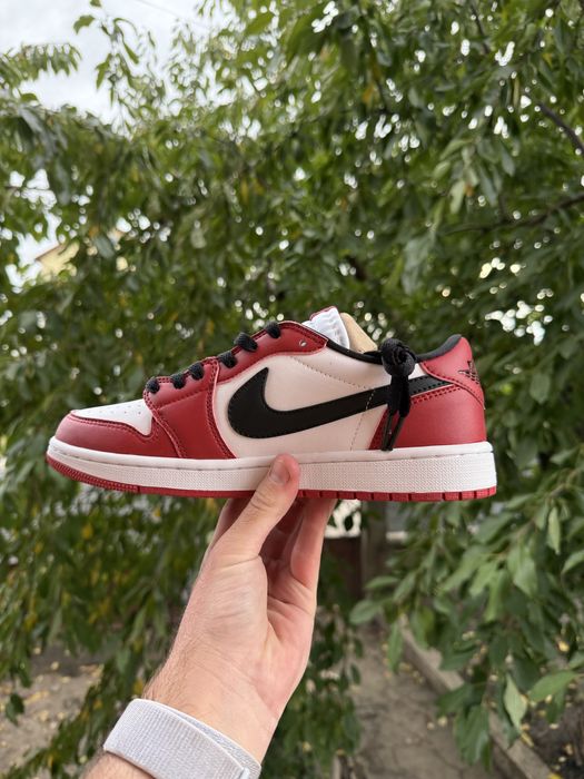 Jordan 1 Low marimea 41, 42, 43, citeste descrierea