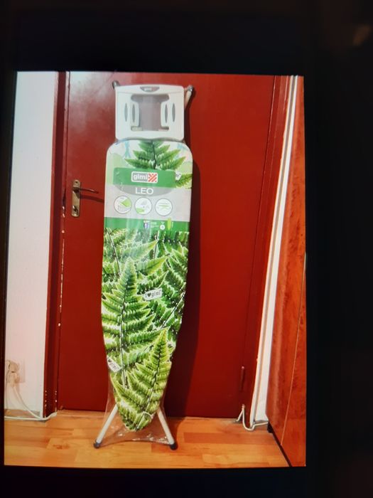 Doua Mese de călcat rufe noi!