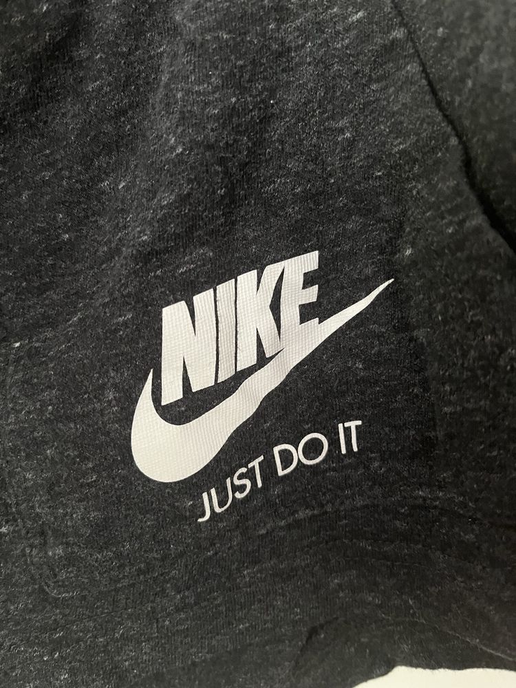 Къси панталони Nike